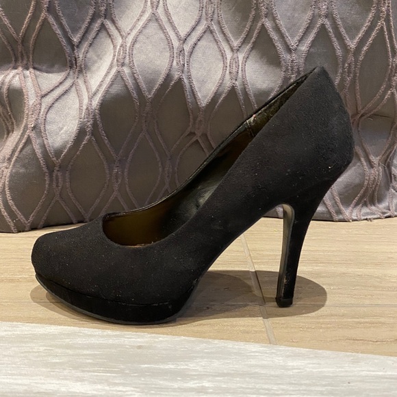 Call it spring black pumps - Picture 2 of 3